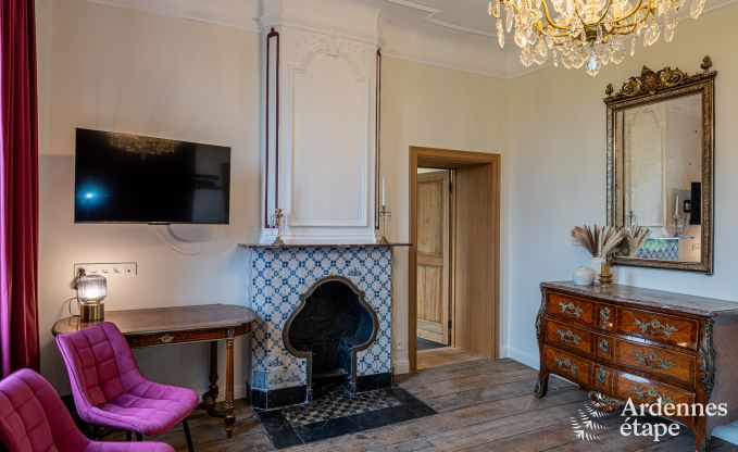 Luxe kasteel voor 30 personen in Ouffet met 14 slaapkamers, 12 badkamers, binnenzwembad, sauna en priv�tuin