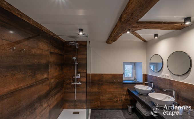 Luxe kasteel voor 30 personen in Ouffet met 14 slaapkamers, 12 badkamers, binnenzwembad, sauna en priv�tuin