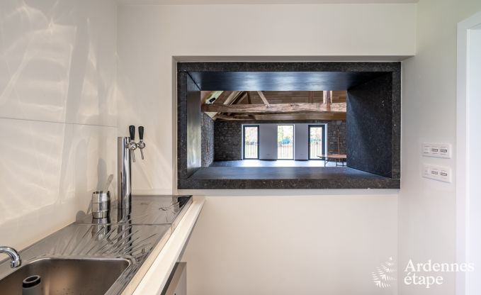 Luxe kasteel voor 30 personen in Ouffet met 14 slaapkamers, 12 badkamers, binnenzwembad, sauna en priv�tuin