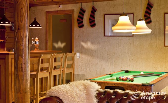 Ruim chalet in Ovifat, Ardennen, 16 personen, 8 slaapkamers, 3 badkamers, sauna, biljart, tuin met priv�terras