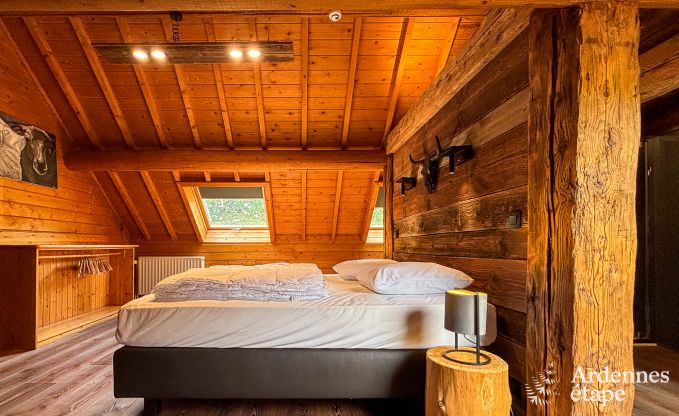 Ruim chalet in Ovifat, Ardennen, 16 personen, 8 slaapkamers, 3 badkamers, sauna, biljart, tuin met priv�terras