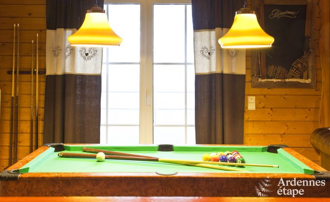 Ruim chalet in Ovifat, Ardennen, 16 personen, 8 slaapkamers, 3 badkamers, sauna, biljart, tuin met priv�terras