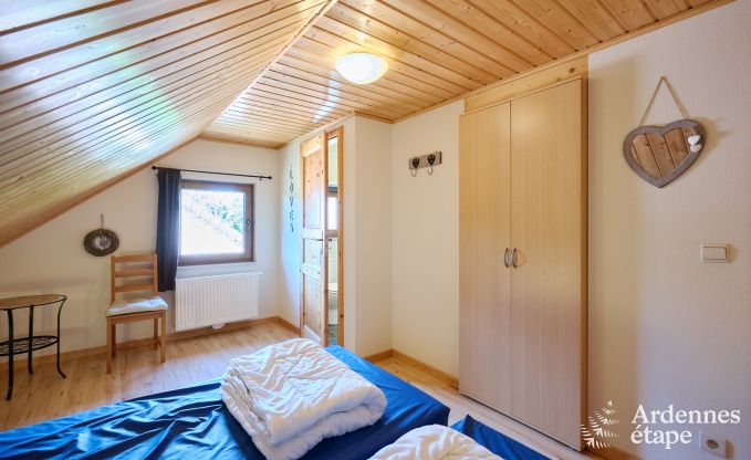 Ruim en modern natuurstenen vakantiehuis in Ovifat, Hoge Venen