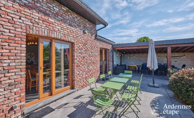 Ruim en modern natuurstenen vakantiehuis in Ovifat, Hoge Venen