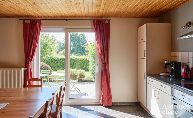 Ruim en modern natuurstenen vakantiehuis in Ovifat, Hoge Venen