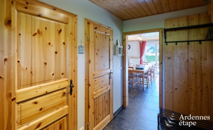 Ruim en modern natuurstenen vakantiehuis in Ovifat, Hoge Venen