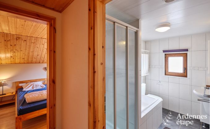 Ruim en modern natuurstenen vakantiehuis in Ovifat, Hoge Venen