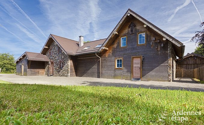 Ruim chalet in Ovifat, Ardennen, 16 personen, 8 slaapkamers, 3 badkamers, sauna, biljart, tuin met priv�terras