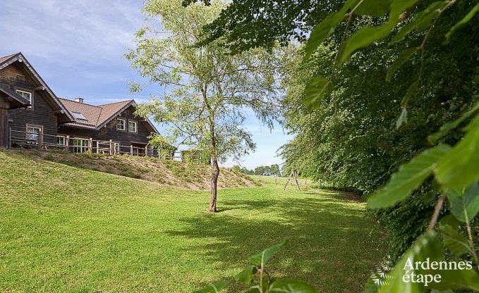 Ruim chalet in Ovifat, Ardennen, 16 personen, 8 slaapkamers, 3 badkamers, sauna, biljart, tuin met priv�terras