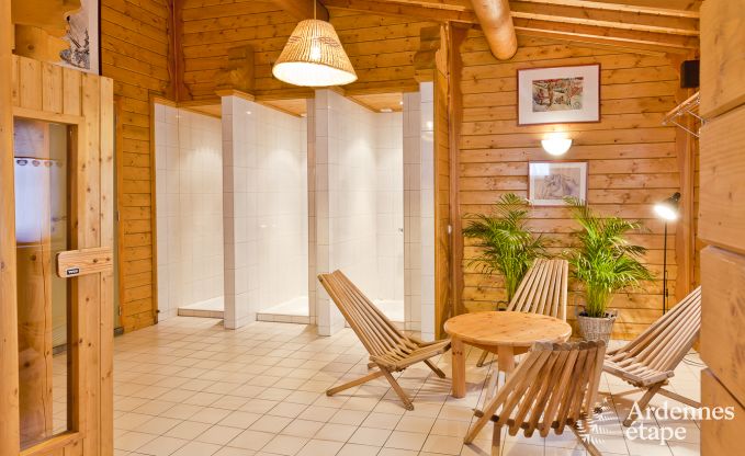 Ruim chalet in Ovifat, Ardennen, 16 personen, 8 slaapkamers, 3 badkamers, sauna, biljart, tuin met priv�terras