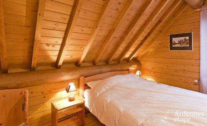 Ruim chalet in Ovifat, Ardennen, 16 personen, 8 slaapkamers, 3 badkamers, sauna, biljart, tuin met priv�terras