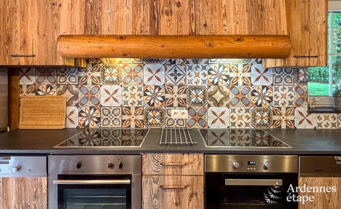 Ruim chalet in Ovifat, Ardennen, 16 personen, 8 slaapkamers, 3 badkamers, sauna, biljart, tuin met priv�terras