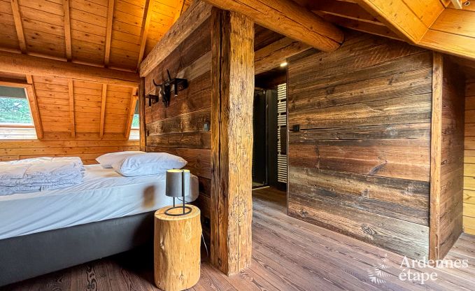 Ruim chalet in Ovifat, Ardennen, 16 personen, 8 slaapkamers, 3 badkamers, sauna, biljart, tuin met priv�terras