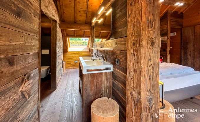 Ruim chalet in Ovifat, Ardennen, 16 personen, 8 slaapkamers, 3 badkamers, sauna, biljart, tuin met priv�terras