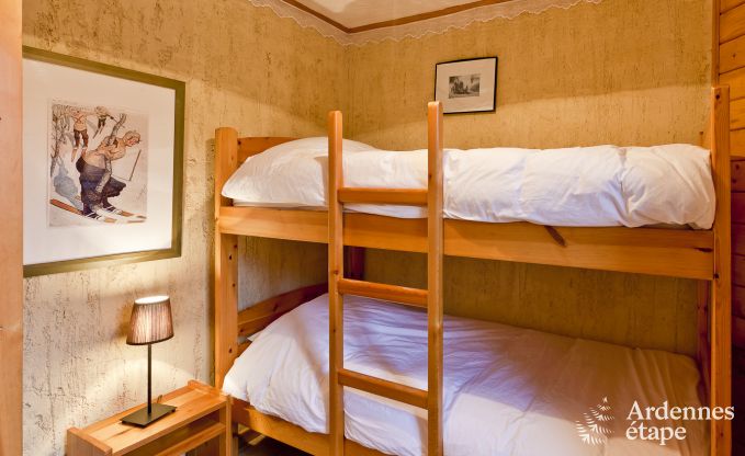 Ruim chalet in Ovifat, Ardennen, 16 personen, 8 slaapkamers, 3 badkamers, sauna, biljart, tuin met priv�terras