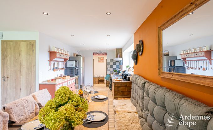 Gezellige vakantiewoning in Paliseul met hottub, geschikt voor groepen en gezinnen, omgeven door natuur