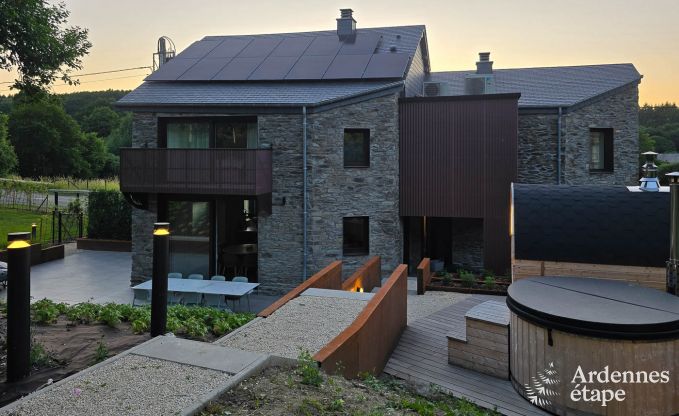 Vakantiewoning voor 9 personen met sauna en tuin in het charmante Our, Paliseul
