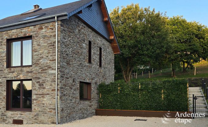 Vakantiewoning voor 9 personen met sauna en tuin in het charmante Our, Paliseul