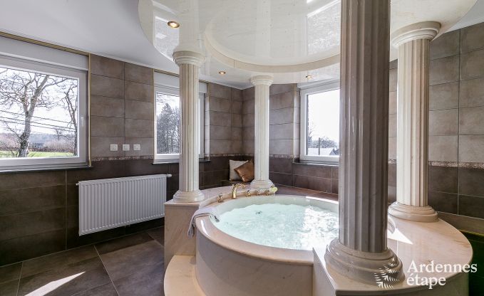 Luxe vakantiehuis in Paliseul met zwembad, wellness en spellen,  voor 28 personen in de Ardennen