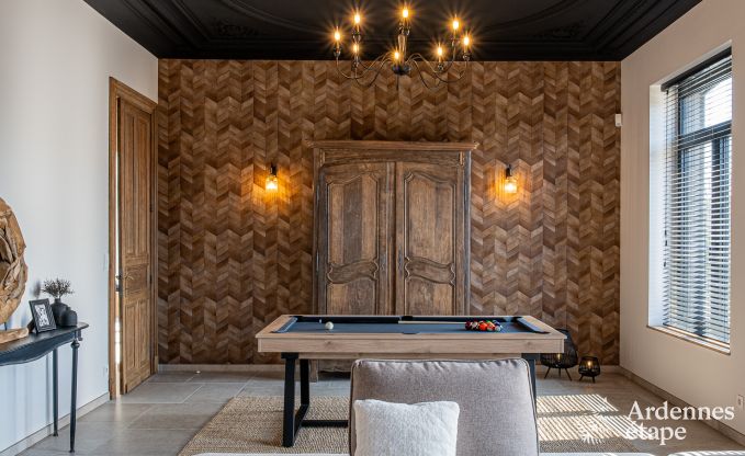 Moderne vakantiewoning in Paliseul voor 14 personen met zwembad, speelkamer en nabijheid van Boekendorp Redu in de Ardennen
