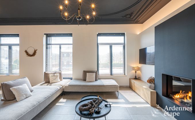 Moderne vakantiewoning in Paliseul voor 14 personen met zwembad, speelkamer en nabijheid van Boekendorp Redu in de Ardennen