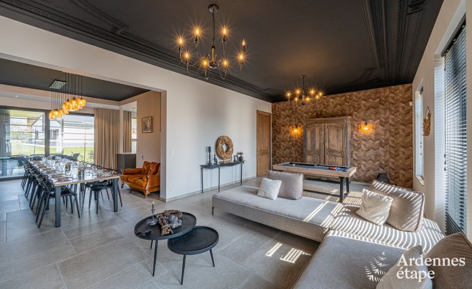 Moderne vakantiewoning in Paliseul voor 14 personen met zwembad, speelkamer en nabijheid van Boekendorp Redu in de Ardennen