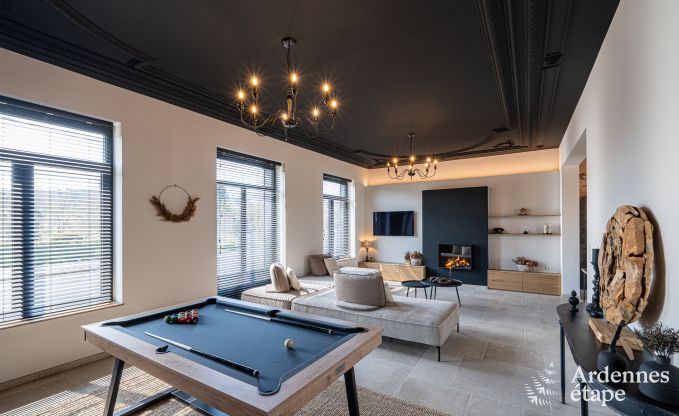 Moderne vakantiewoning in Paliseul voor 14 personen met zwembad, speelkamer en nabijheid van Boekendorp Redu in de Ardennen