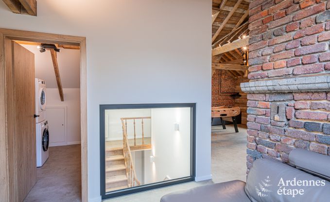 Moderne vakantiewoning in Paliseul voor 14 personen met zwembad, speelkamer en nabijheid van Boekendorp Redu in de Ardennen