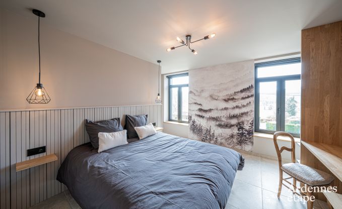 Moderne vakantiewoning in Paliseul voor 14 personen met zwembad, speelkamer en nabijheid van Boekendorp Redu in de Ardennen