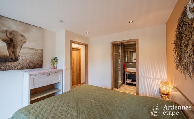 Gezellige vakantiewoning in Paliseul met hottub, geschikt voor groepen en gezinnen, omgeven door natuur