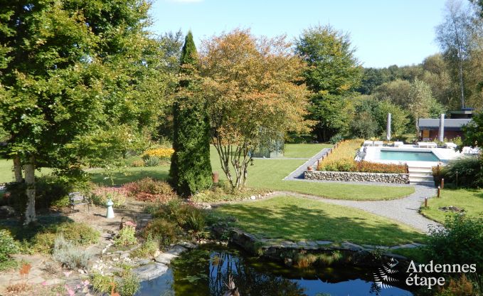 Gezellige chalet in Porcheresse met verwarmd zwembad en ruimte voor 4 personen in de Ardennen