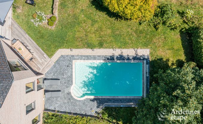 Villa met zwembad voor 8/9 te huur in Profondeville