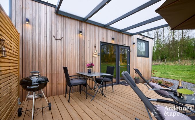 Romantisch tiny house in Redu: verblijf voor 2 in de Ardennen met priv�terras en panoramisch uitzicht