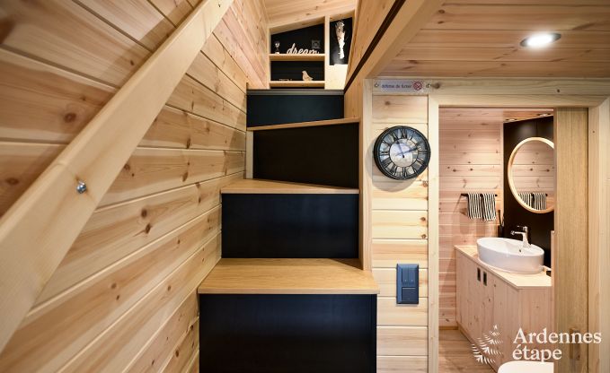 Romantisch tiny house in Redu: verblijf voor 2 in de Ardennen met priv�terras en panoramisch uitzicht