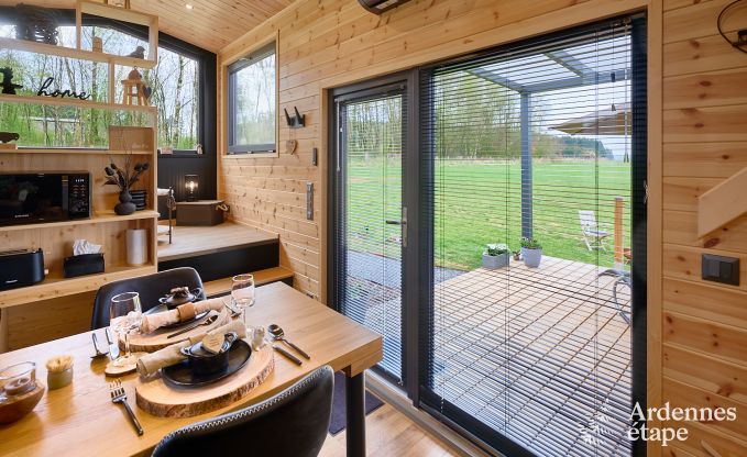 Romantisch tiny house in Redu: verblijf voor 2 in de Ardennen met priv�terras en panoramisch uitzicht