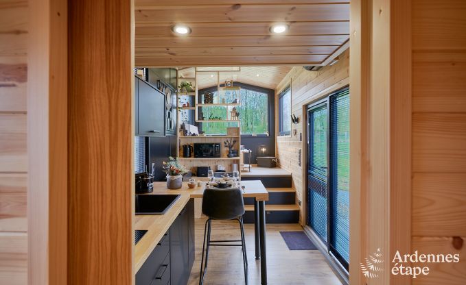 Romantisch tiny house in Redu: verblijf voor 2 in de Ardennen met priv�terras en panoramisch uitzicht