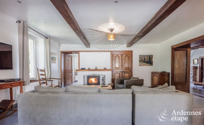 Cottage in Redu, Ardennen, 7 slaapkamers, 6 badkamers, 15 personen, noords bad, biljart, privé tuin, terras, oplaadpunt voor elektrische auto's