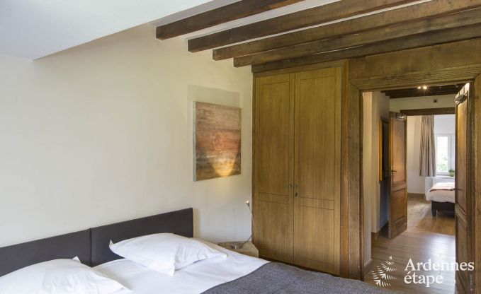 Cottage in Redu, Ardennen, 7 slaapkamers, 6 badkamers, 15 personen, noords bad, biljart, privé tuin, terras, oplaadpunt voor elektrische auto's