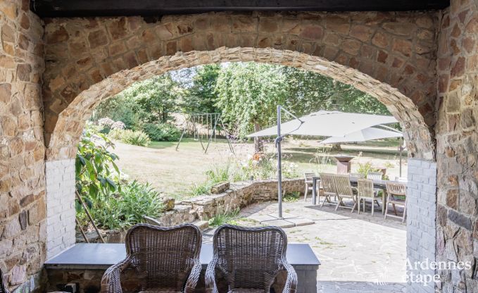 Cottage in Redu, Ardennen, 7 slaapkamers, 6 badkamers, 15 personen, noords bad, biljart, privé tuin, terras, oplaadpunt voor elektrische auto's