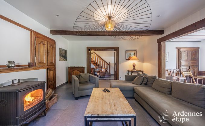 Cottage in Redu, Ardennen, 7 slaapkamers, 6 badkamers, 15 personen, noords bad, biljart, privé tuin, terras, oplaadpunt voor elektrische auto's