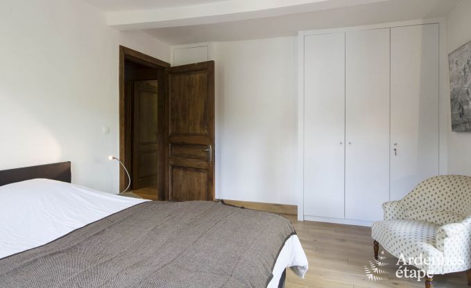 Cottage in Redu, Ardennen, 7 slaapkamers, 6 badkamers, 15 personen, noords bad, biljart, privé tuin, terras, oplaadpunt voor elektrische auto's