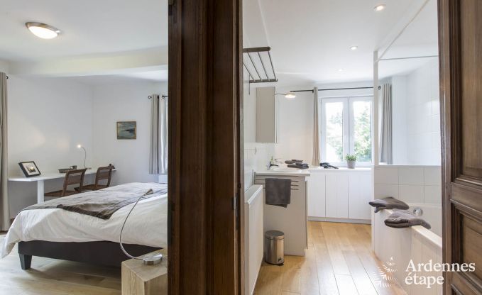 Charmante, ruime en hondvriendelijke cottage in Redu voor 17 personen