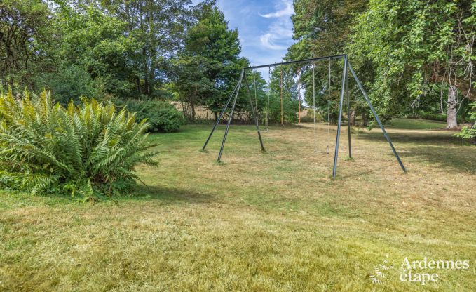 Charmante, ruime en hondvriendelijke cottage in Redu voor 17 personen