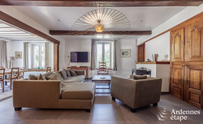 Charmante, ruime en hondvriendelijke cottage in Redu voor 17 personen