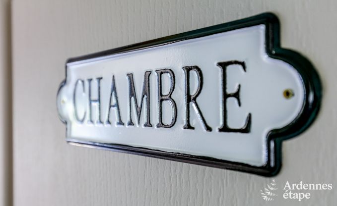 Luxe villa in Redu, Ardennen, 9 personen, buitenzwembad, sauna, stoombad, binnen- en buitenjacuzzi, privtuin, volledige uitrusting