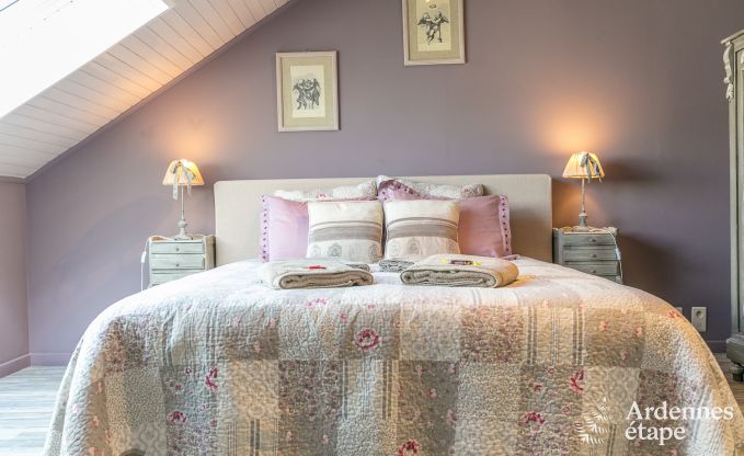 Luxe villa in Redu, Ardennen, 9 personen, buitenzwembad, sauna, stoombad, binnen- en buitenjacuzzi, privtuin, volledige uitrusting