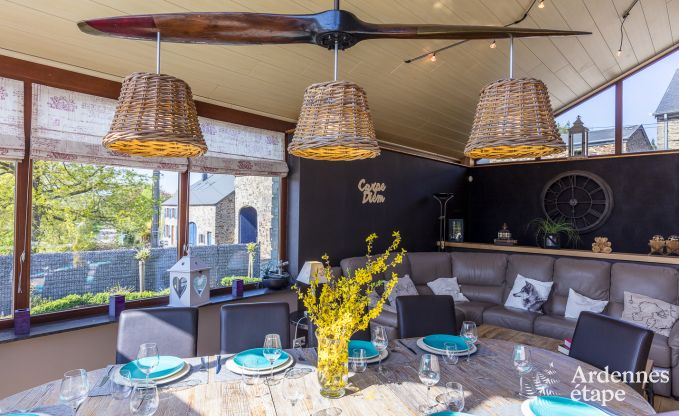 Luxe villa in Redu, Ardennen, 9 personen, buitenzwembad, sauna, stoombad, binnen- en buitenjacuzzi, privtuin, volledige uitrusting