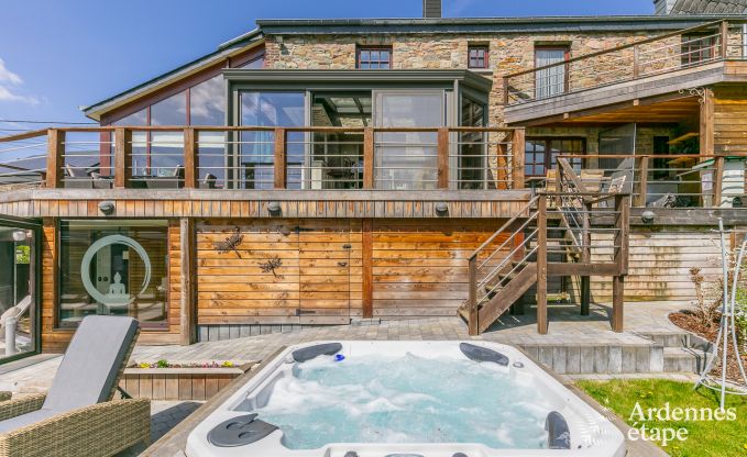 Luxe villa in Redu, Ardennen, 9 personen, buitenzwembad, sauna, stoombad, binnen- en buitenjacuzzi, privtuin, volledige uitrusting