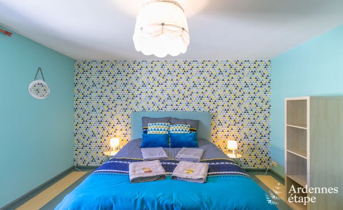 Luxe villa in Redu, Ardennen, 9 personen, buitenzwembad, sauna, stoombad, binnen- en buitenjacuzzi, privtuin, volledige uitrusting