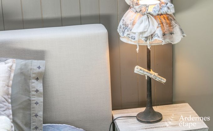 Luxe villa in Redu, Ardennen, 9 personen, buitenzwembad, sauna, stoombad, binnen- en buitenjacuzzi, privtuin, volledige uitrusting